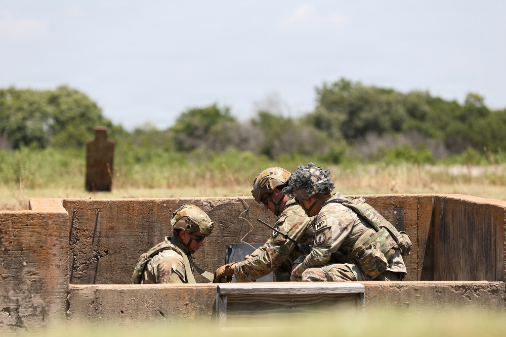 410th Military Police Company Conducts Claymore Mine Training on Fort Hood