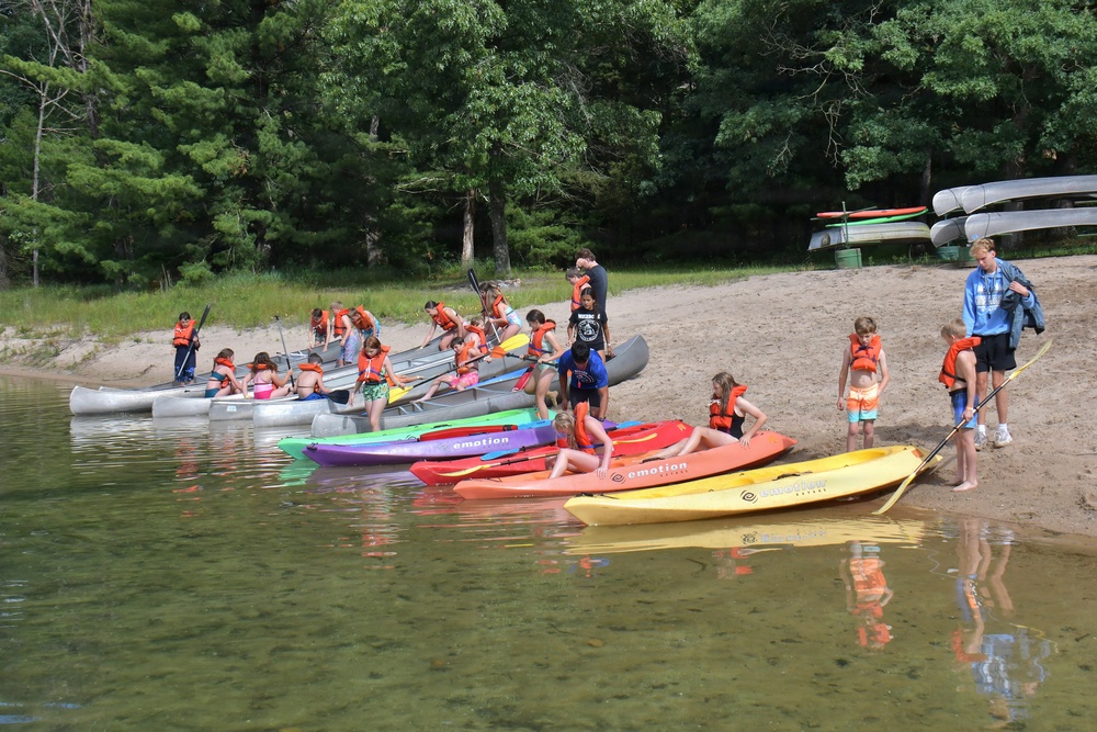 Badger Youth Camp builds bonds among children of Wisconsin Guardsmen