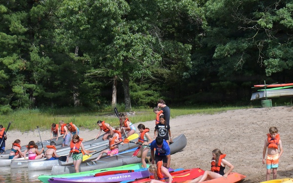 Badger Youth Camp builds bonds among children of Wisconsin Guardsmen