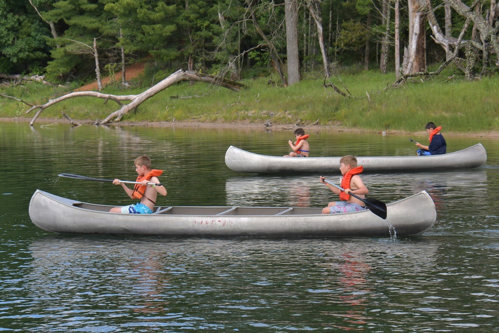 Badger Youth Camp builds bonds among children of Wisconsin Guardsmen