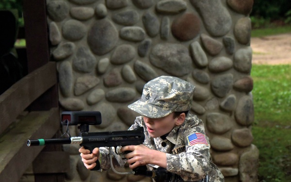 Badger Youth Camp builds bonds among children of Wisconsin Guardsmen