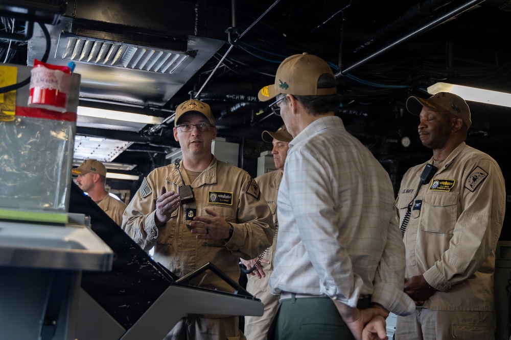 LCF-24: John M. Barrett Tours USS Fort Lauderdale