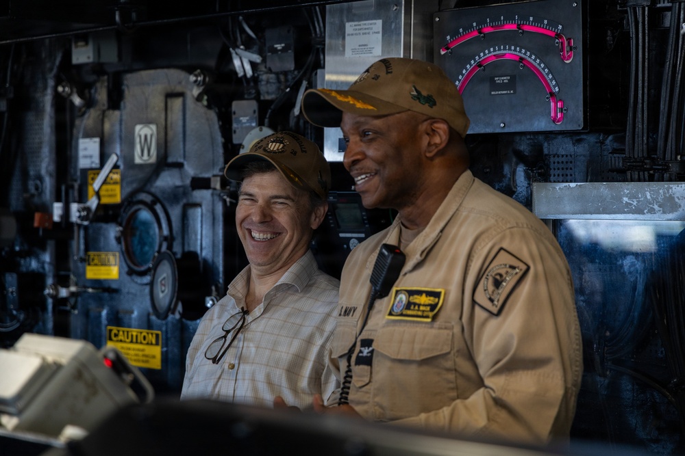 LCF-24: John M. Barrett Tours USS Fort Lauderdale