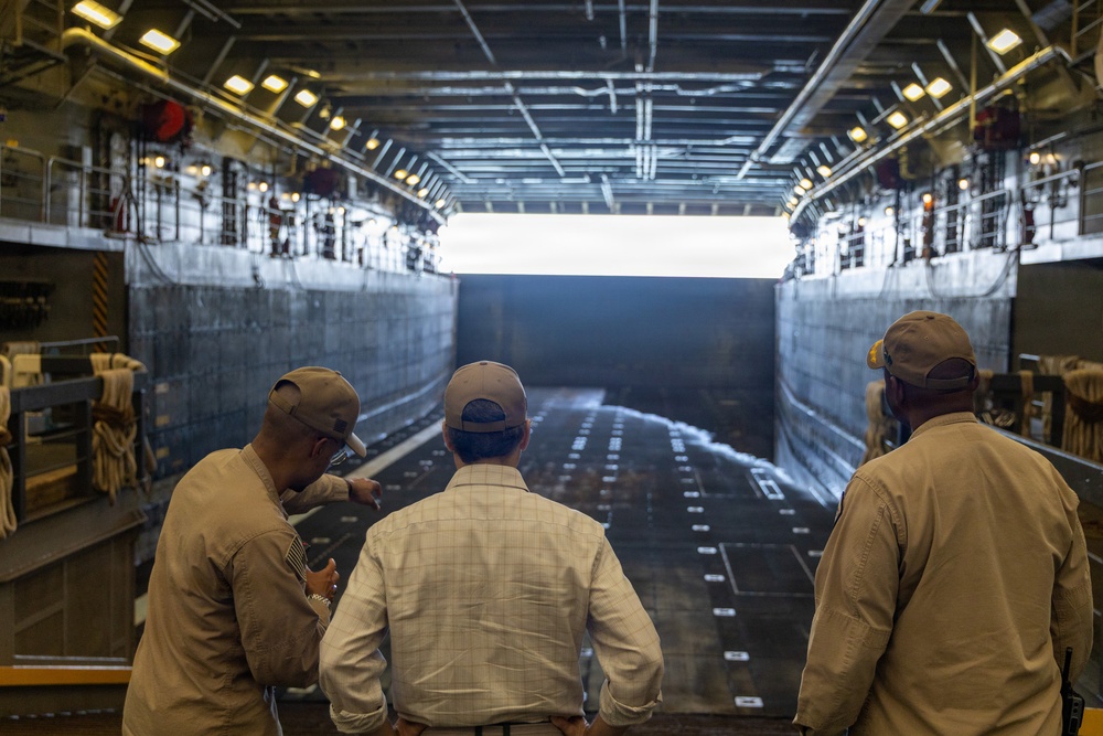 LCF-24: John M. Barrett Tours USS Fort Lauderdale