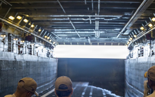 LCF-24: John M. Barrett Tours USS Fort Lauderdale