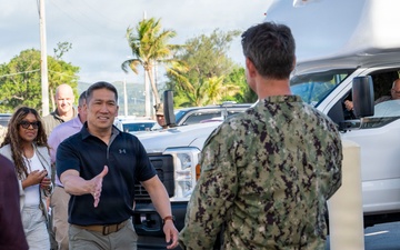 Acting SECNAV visits EODMU5
