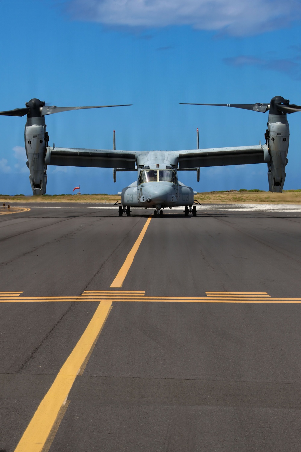 VMM-363 performs joint freefall training