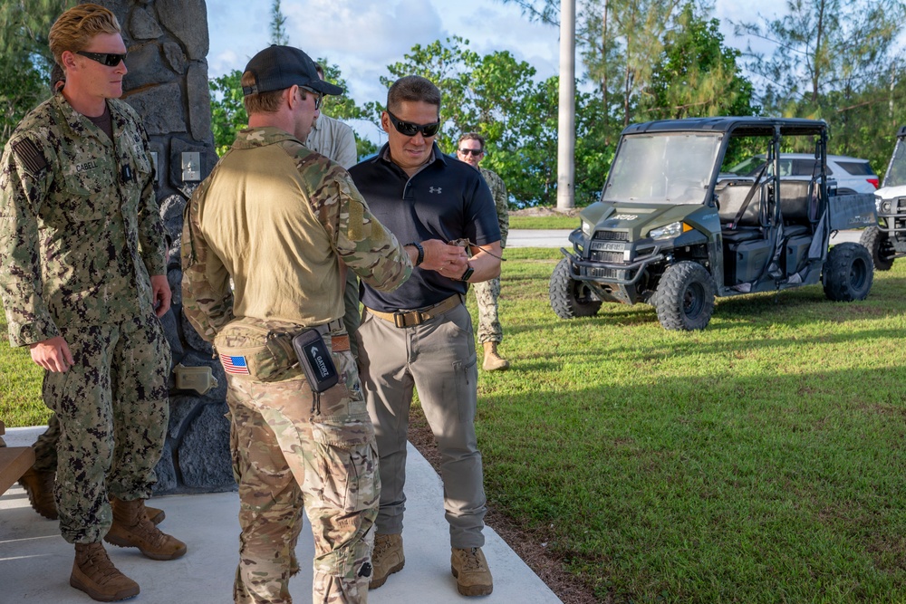 Acting SECNAV visits EODMU5