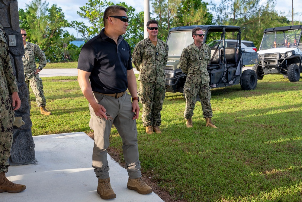 Acting SECNAV visits EODMU5