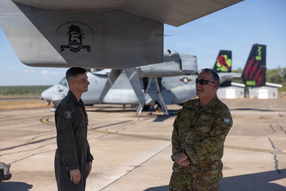 MRF-D Marines hold Osprey showcase for Australian airmen