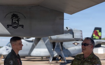 MRF-D Marines hold Osprey showcase for Australian airmen