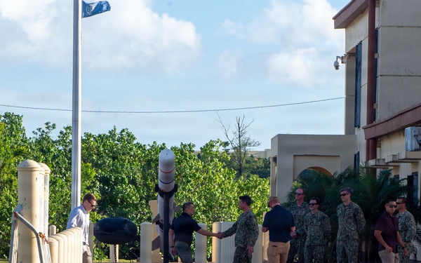 Acting SECNAV visits EODMU5