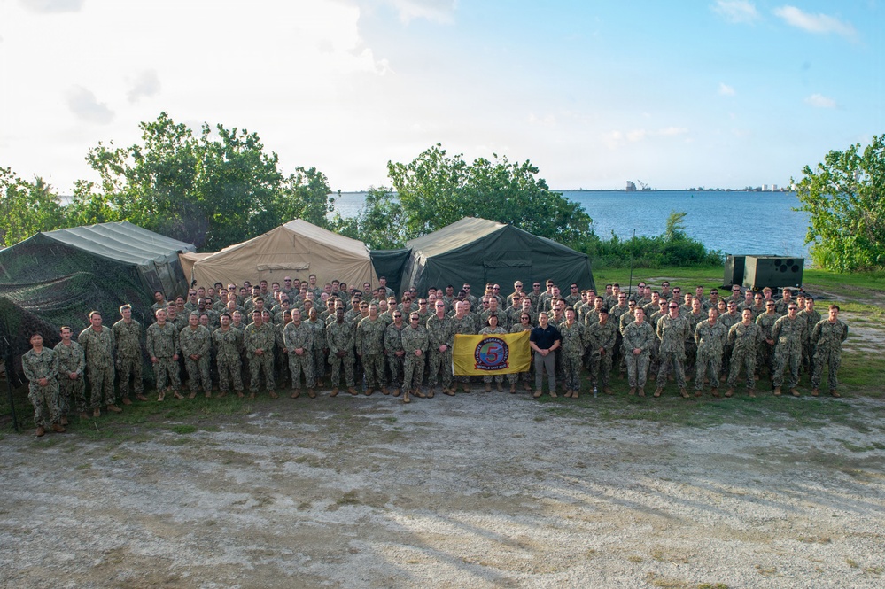 Acting SECNAV visits EODMU5