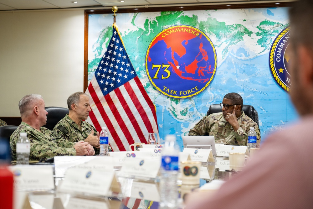 U.S. Air Force Gen. Randall Reed, commander of U.S. Transportation Command visits COMLOG WESTPAC and MSC Far East