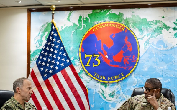 U.S. Air Force Gen. Randall Reed, commander of U.S. Transportation Command visits COMLOG WESTPAC and MSC Far East