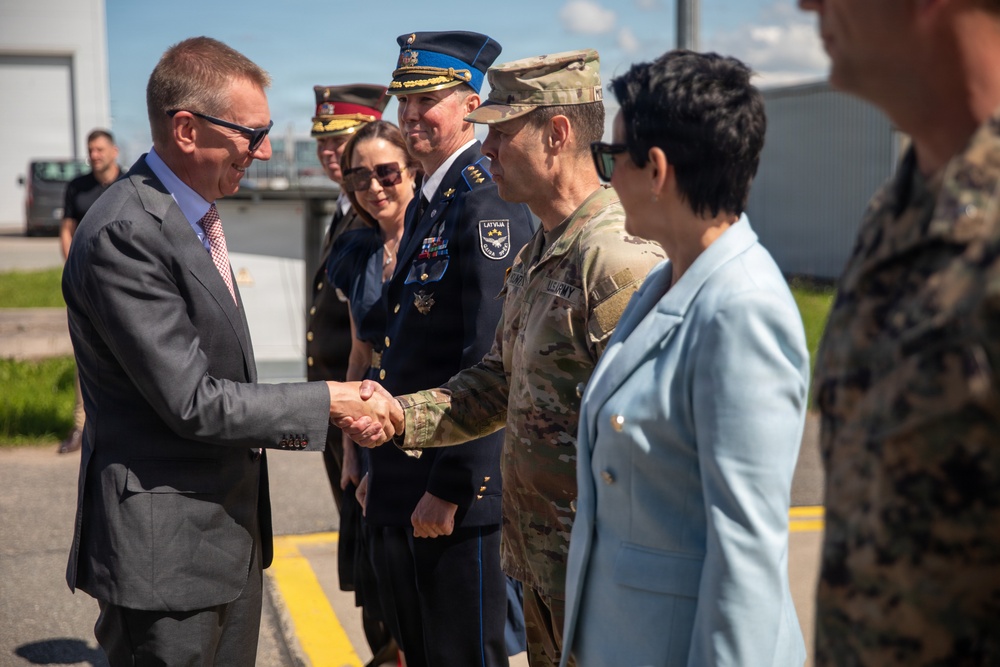 President Rinkēvičs and U.S. Ambassador Argyros visit U.S. Army Soldiers at Lielvārde Air Base, Latvia