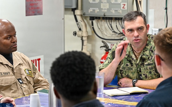 SWSC CO Visits USS Wichita