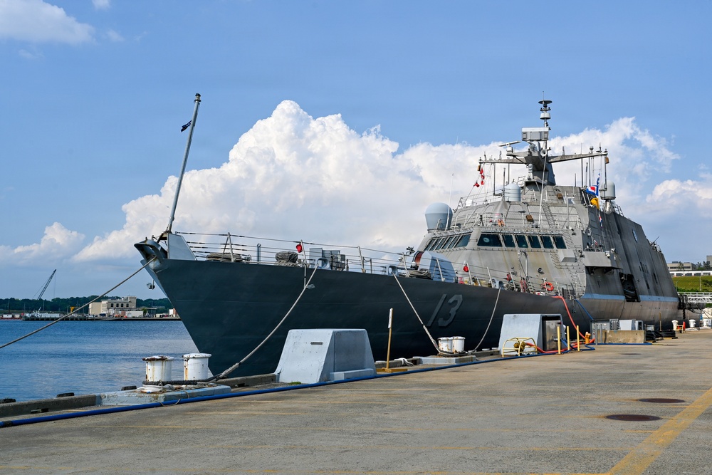 SWSC CO Visits USS Wichita