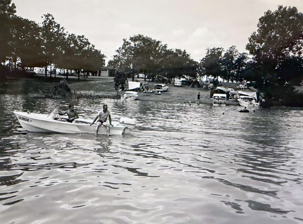 Lake Texoma visitors celebrate Independence Day 1961