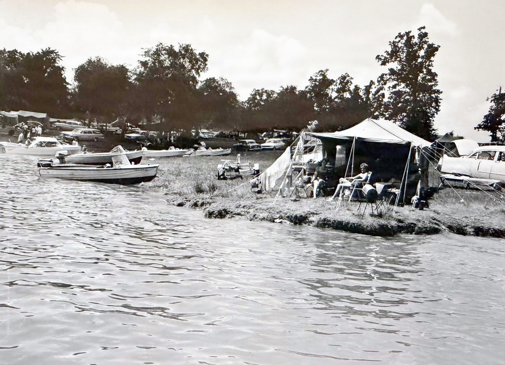 Lake Texoma visitors celebrate Independence Day 1961