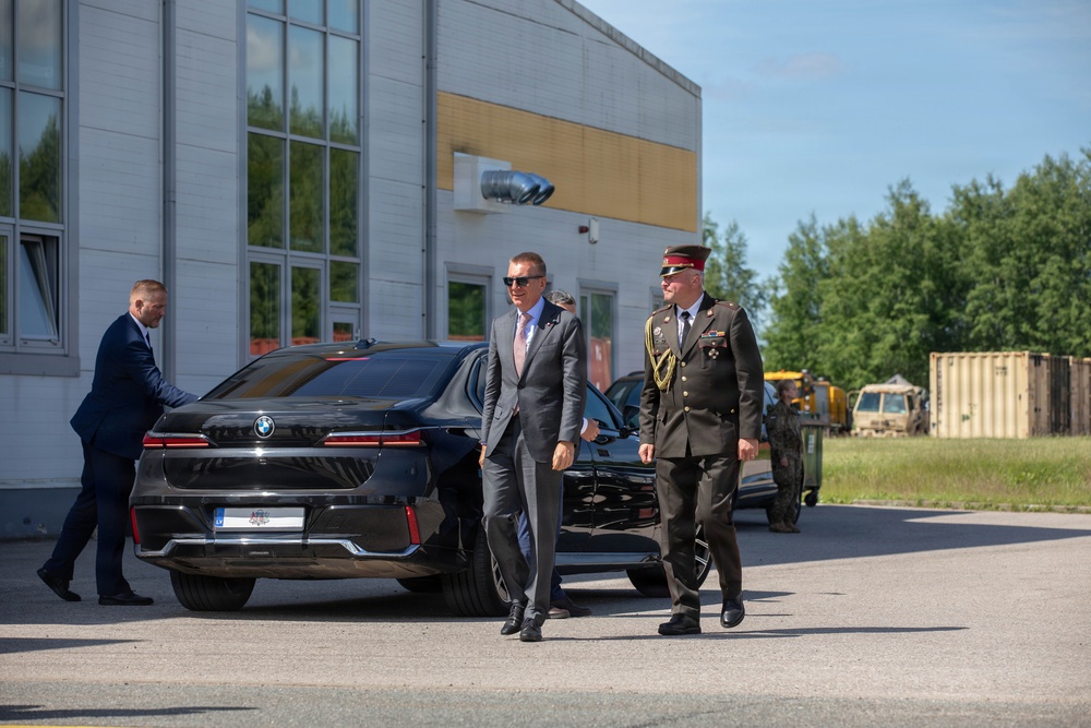 President Rinkēvičs and U.S. Ambassador Argyros visit U.S. Army Soldiers at Lielvārde Air Base, Latvia