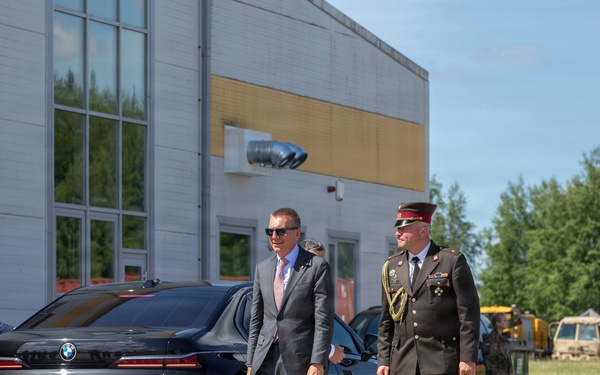 President Rinkēvičs and U.S. Ambassador Argyros visit U.S. Army Soldiers at Lielvārde Air Base, Latvia