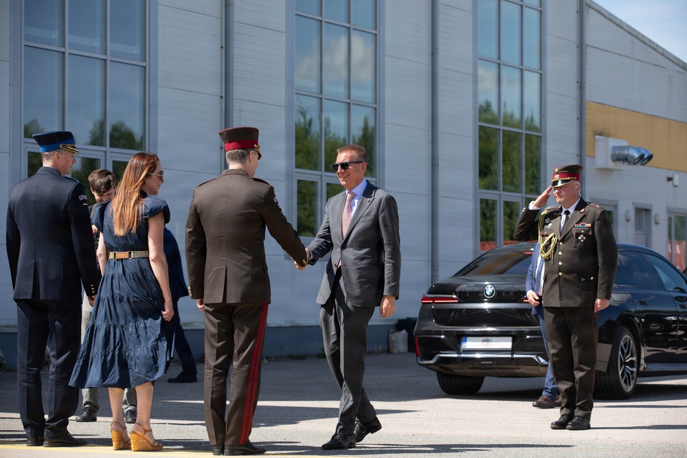 President Rinkēvičs and U.S. Ambassador Argyros visit U.S. Army Soldiers at Lielvārde Air Base, Latvia