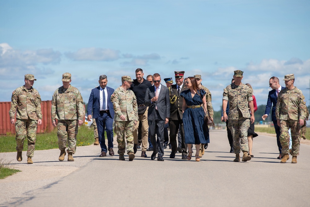 President Rinkēvičs and U.S. Ambassador Argyros visit U.S. Army Soldiers at Lielvārde Air Base, Latvia