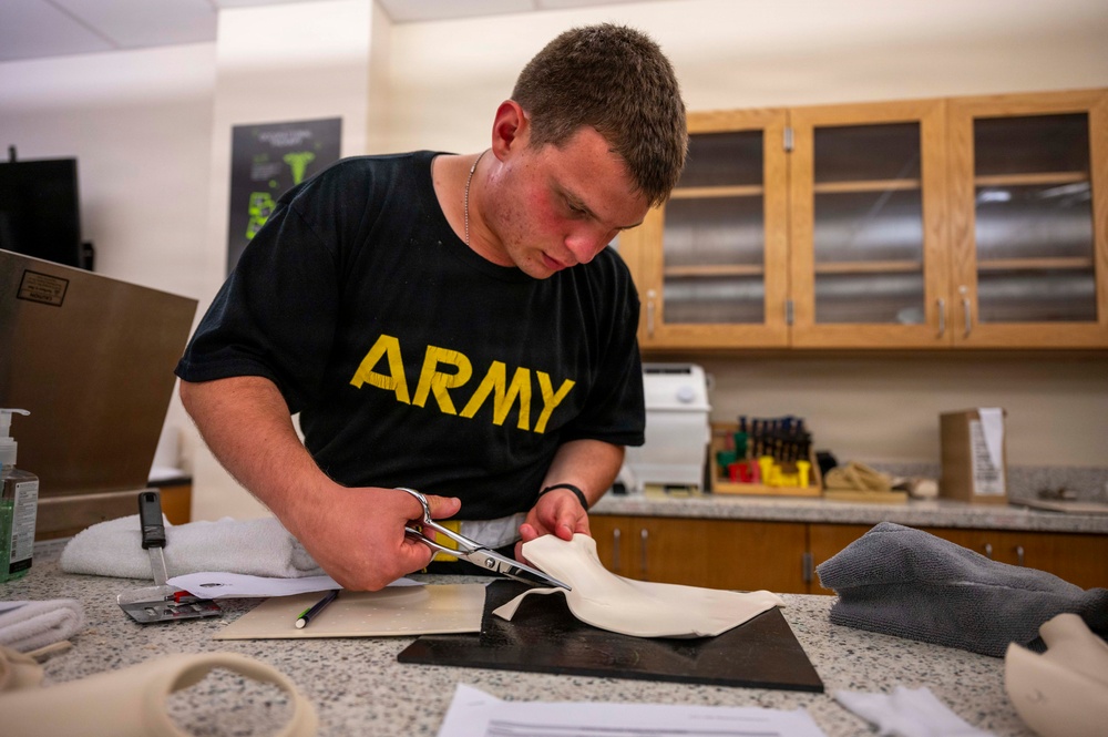 METC Occupational Therapy Assistant students create custom splints
