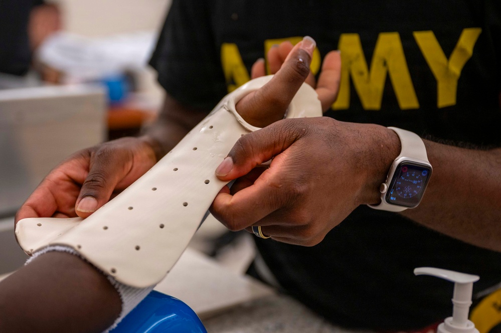 METC Occupational Therapy Assistant students create custom splints