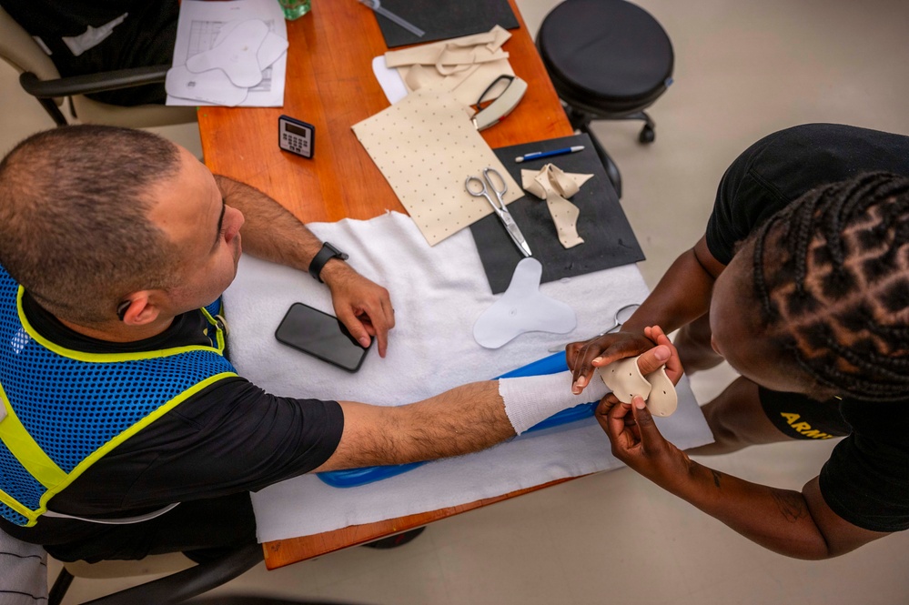 METC Occupational Therapy Assistant students create custom splints