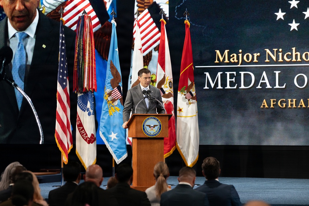 Retired U.S. Army Maj. Nicholas Dockery is Inducted to the Hall of Heroes