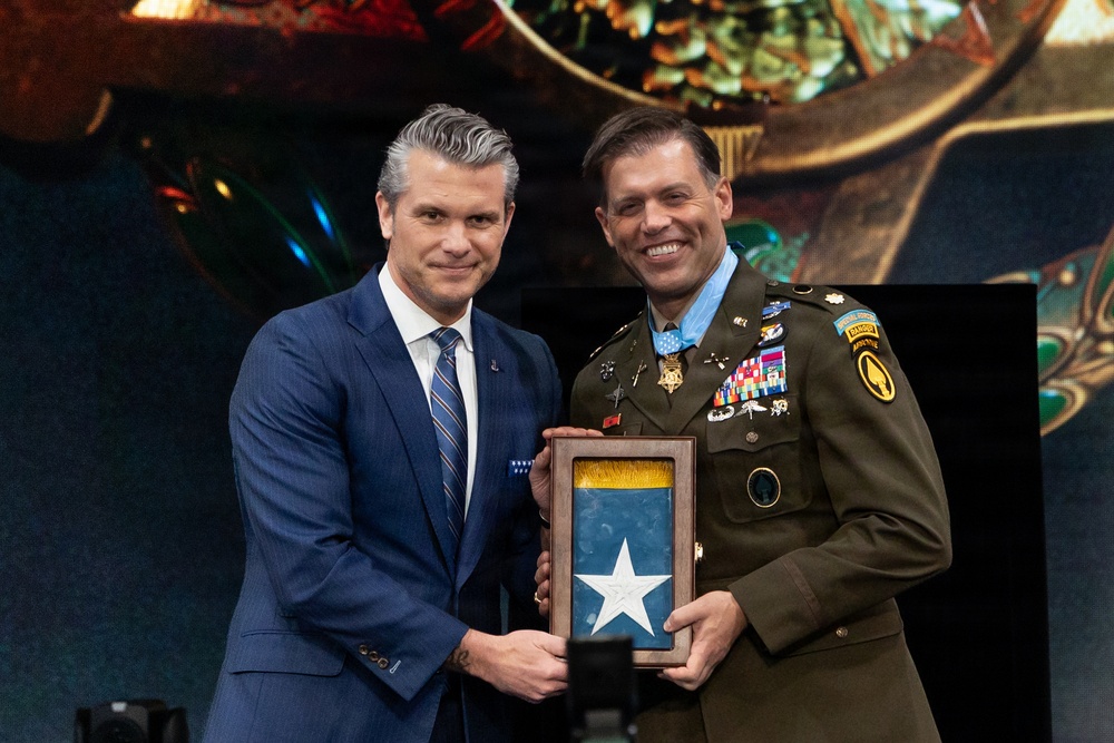Retired U.S. Army Maj. Nicholas Dockery is Inducted to the Hall of Heroes