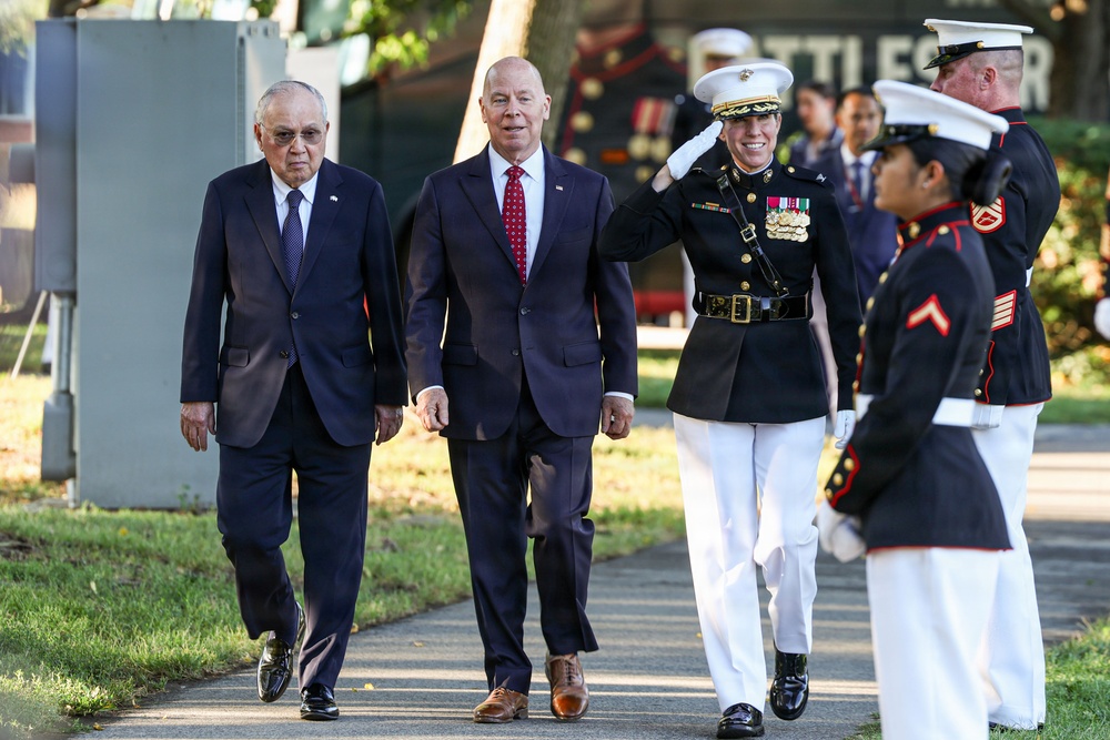MCICOM Executive Director hosts His Excellency Jose Manuel Romualdez at Marine Barracks Washington's Sunset Parade