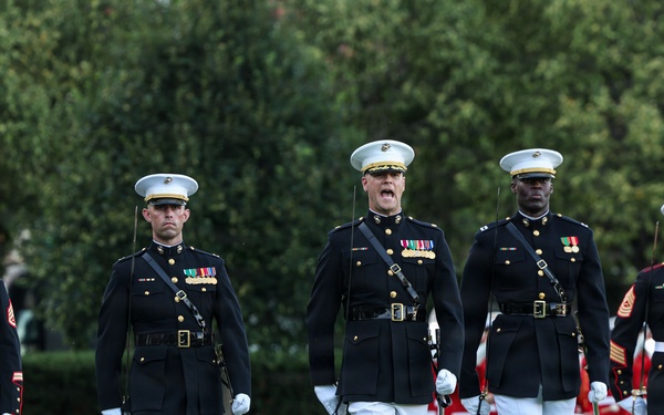 MCICOM Executive Director hosts His Excellency Jose Manuel Romualdez at Marine Barracks Washington's Sunset Parade