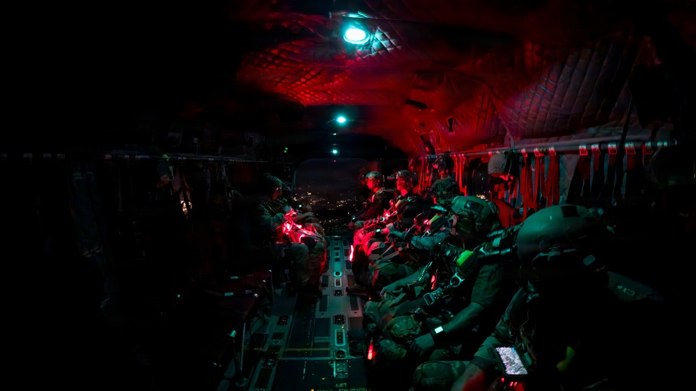 SCARNG Chinook supports special operations freefall training