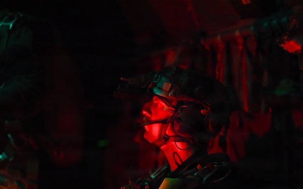 SCARNG Chinook supports special operations freefall training