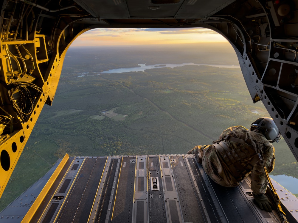 SCARNG Chinook supports special operations freefall training