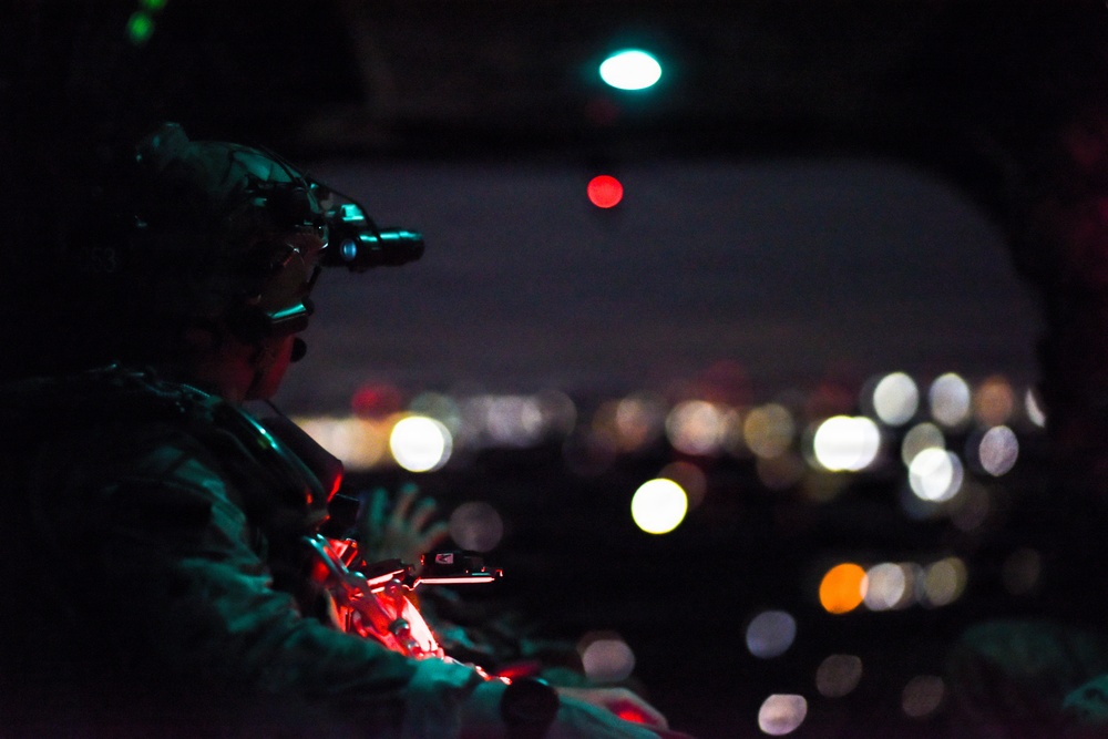 SCARNG Chinook supports special operations freefall training