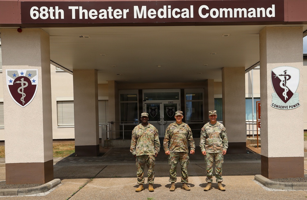 Incoming V Corps Command Sgt. Maj. visits the 68th Theater Medical Command