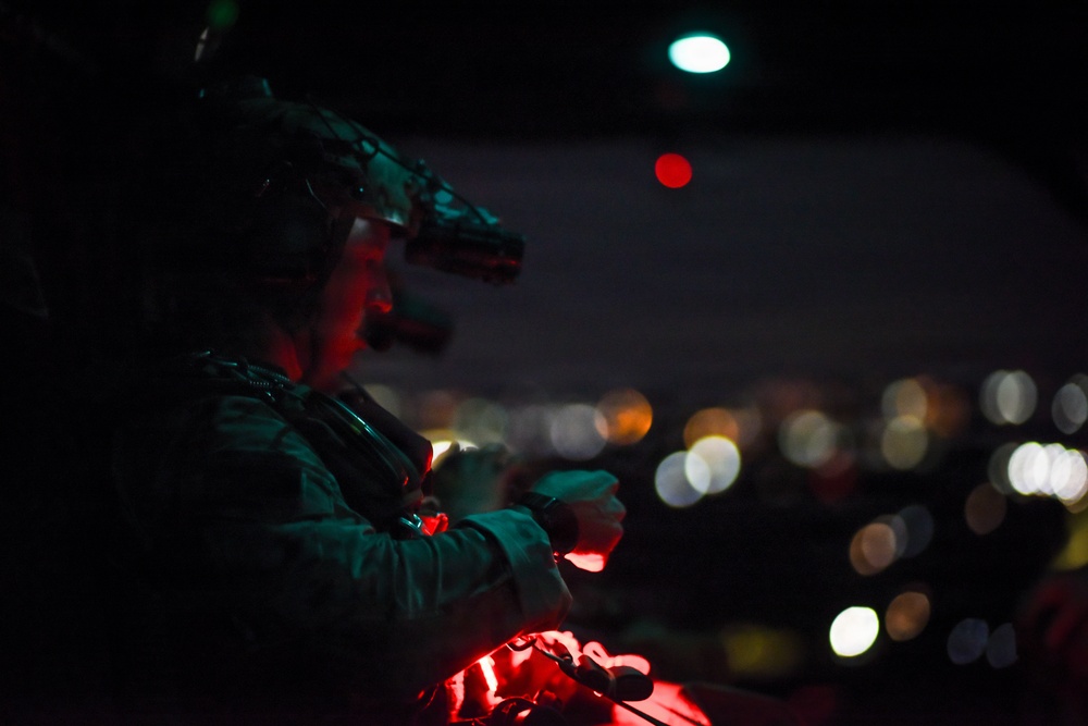 SCARNG Chinook supports special operations freefall training