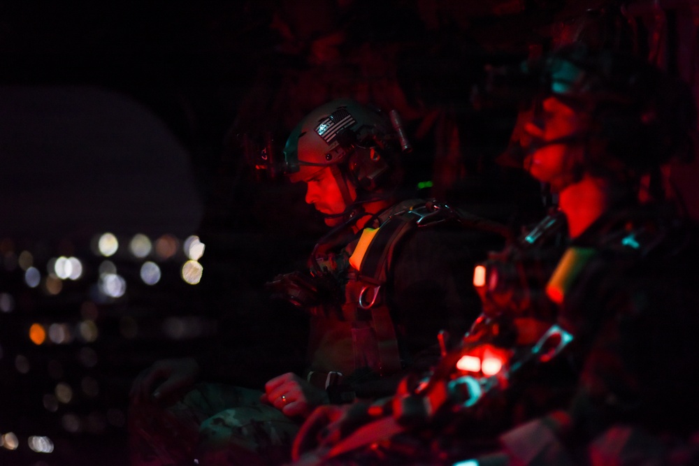 SCARNG Chinook supports special operations freefall training
