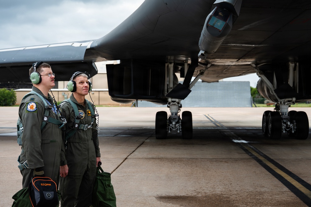 USSTRATCOM commander tours Dyess AFB, highlights global strike readiness