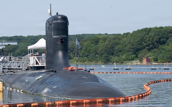 USS South Dakota (SSN 790) Change of Command