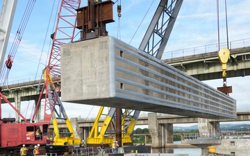 Upstream approach wall contract reaches major milestone at Chickamauga Lock