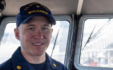 Members of MFPU-Bangor Prepare For Submarine Escort Operations