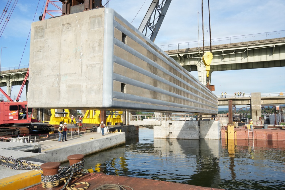 Upstream approach wall contract reaches major milestone at Chickamauga Lock