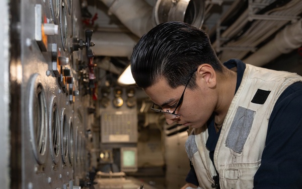 USS George H.W. Bush Sailors Stand the Watch