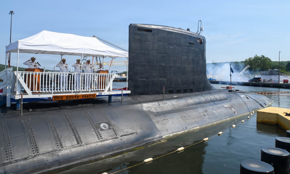 USS South Dakota (SSN 790) Holds Change of Command Ceremony