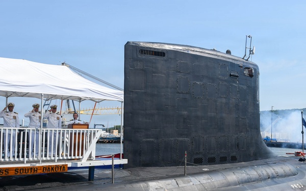 USS South Dakota (SSN 790) Holds Change of Command Ceremony